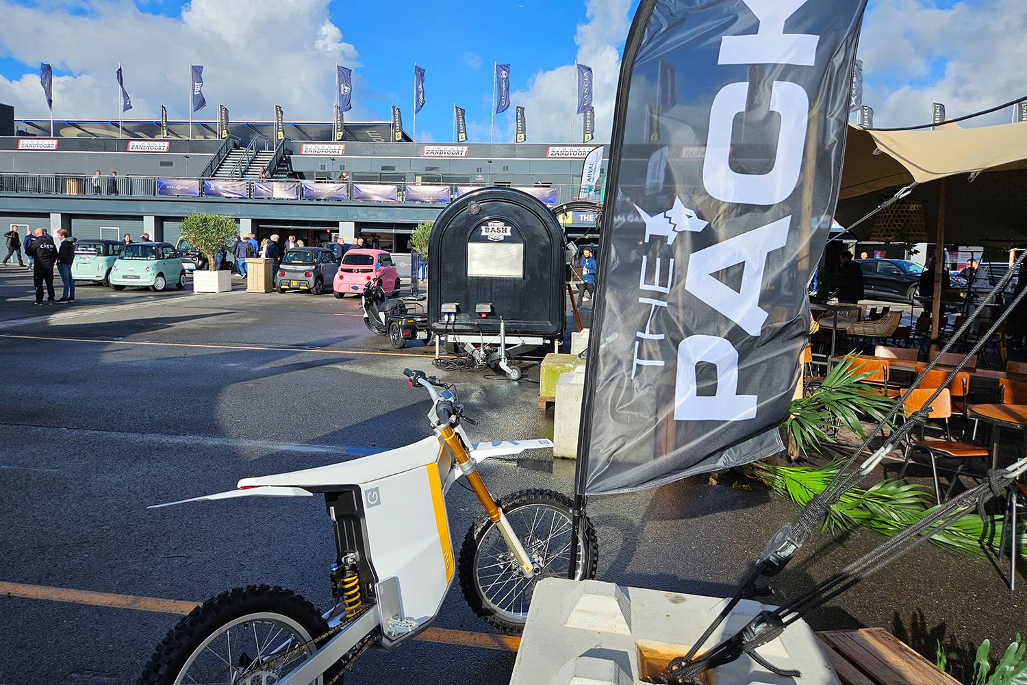 THE PACK Plaza - EV Experience